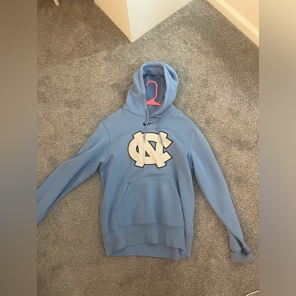 Women’s M lightly worn Nike UNC tar heels hoodie in good condition - Picture 5 of 5